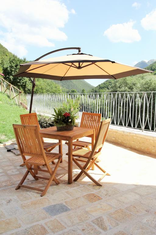 Cerreto di Spoleto Agriturismo Casale La Palombara מראה חיצוני תמונה