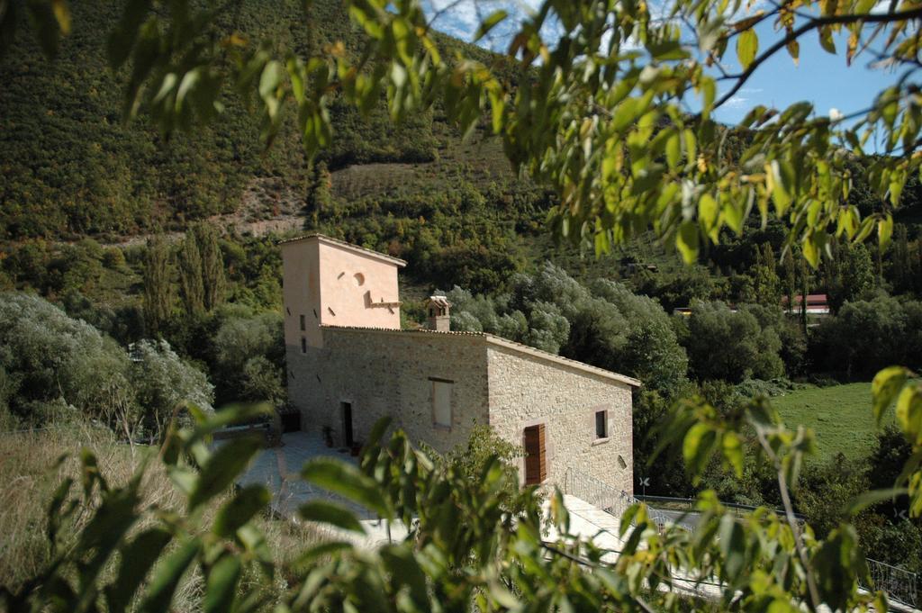 הוילה Cerreto di Spoleto Agriturismo Casale La Palombara מראה חיצוני תמונה