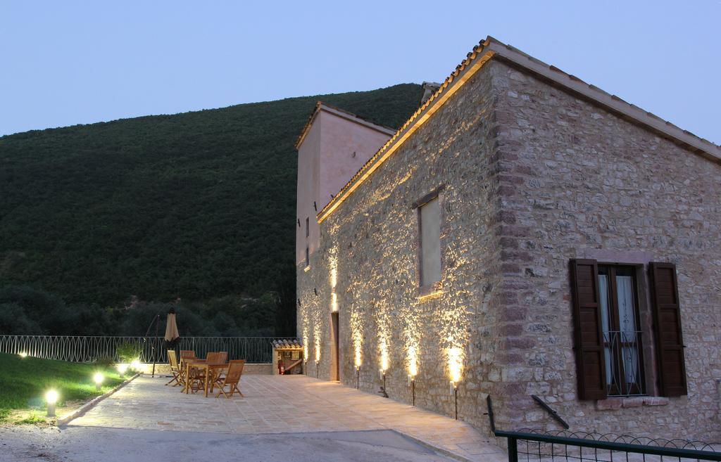 Cerreto di Spoleto Agriturismo Casale La Palombara מראה חיצוני תמונה